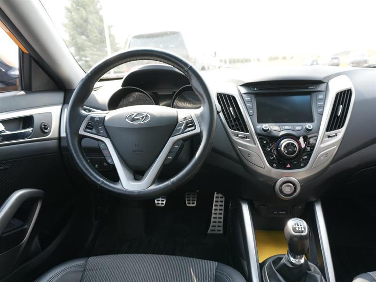 2015 Hyundai Veloster 3dr Cpe Man w-Tech Photo