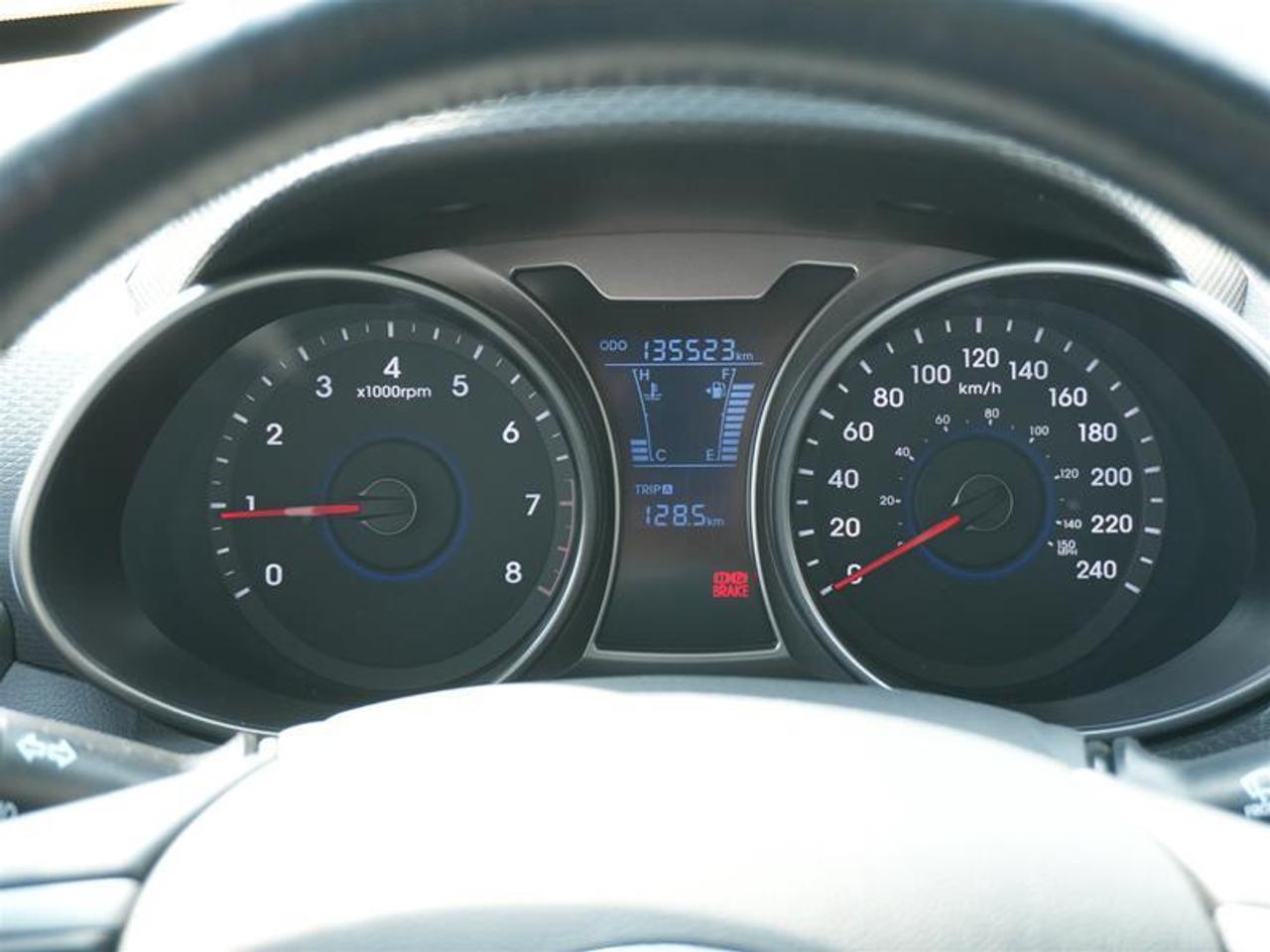 2015 Hyundai Veloster 3dr Cpe Man w-Tech Photo