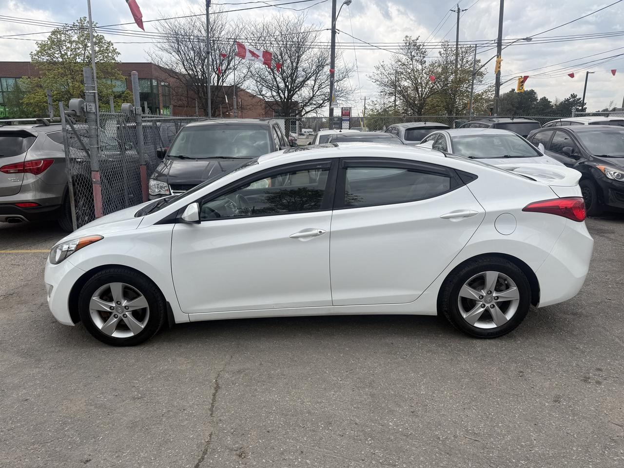 2013 Hyundai Elantra *** BLOWOUT SALE *** Photo