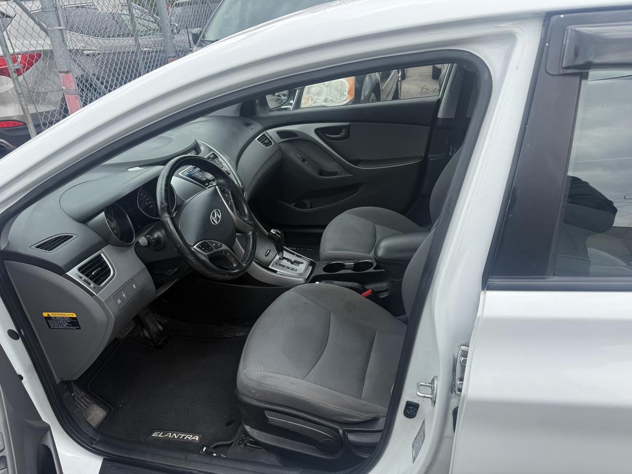 2013 Hyundai Elantra *** BLOWOUT SALE *** Photo