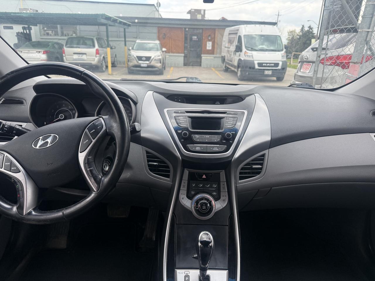 2013 Hyundai Elantra *** BLOWOUT SALE *** Photo