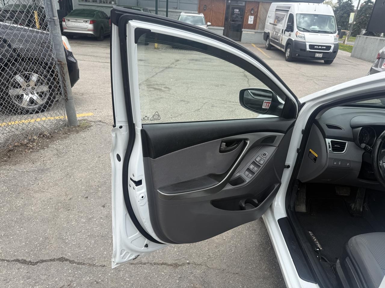 2013 Hyundai Elantra *** BLOWOUT SALE *** Photo