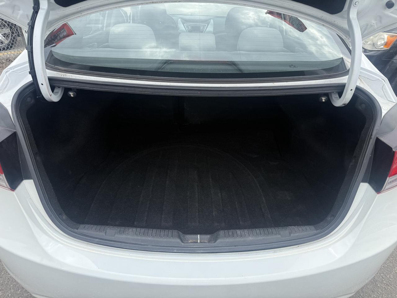 2013 Hyundai Elantra *** BLOWOUT SALE *** Photo