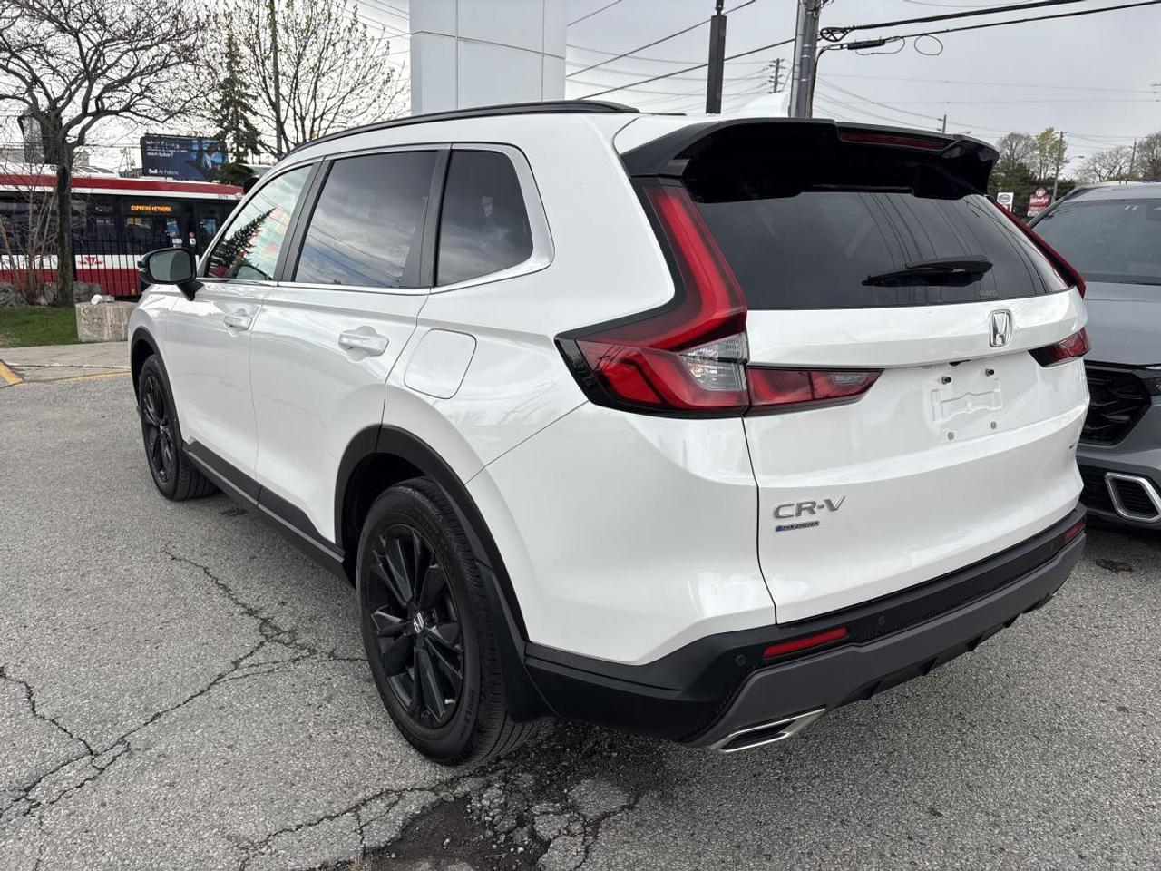 2023 Honda CR-V Hybrid Touring Photo