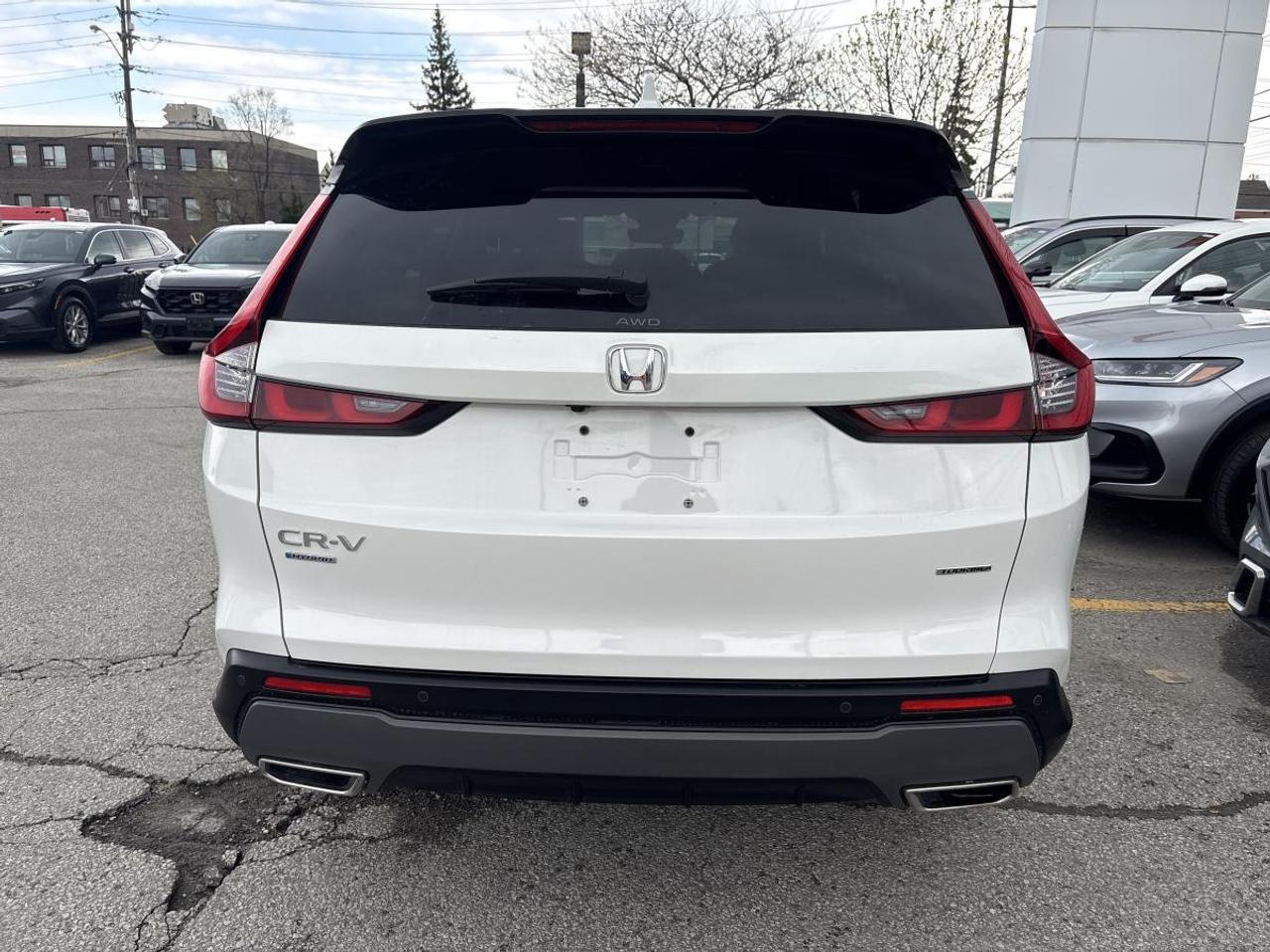 2023 Honda CR-V Hybrid Touring Photo2