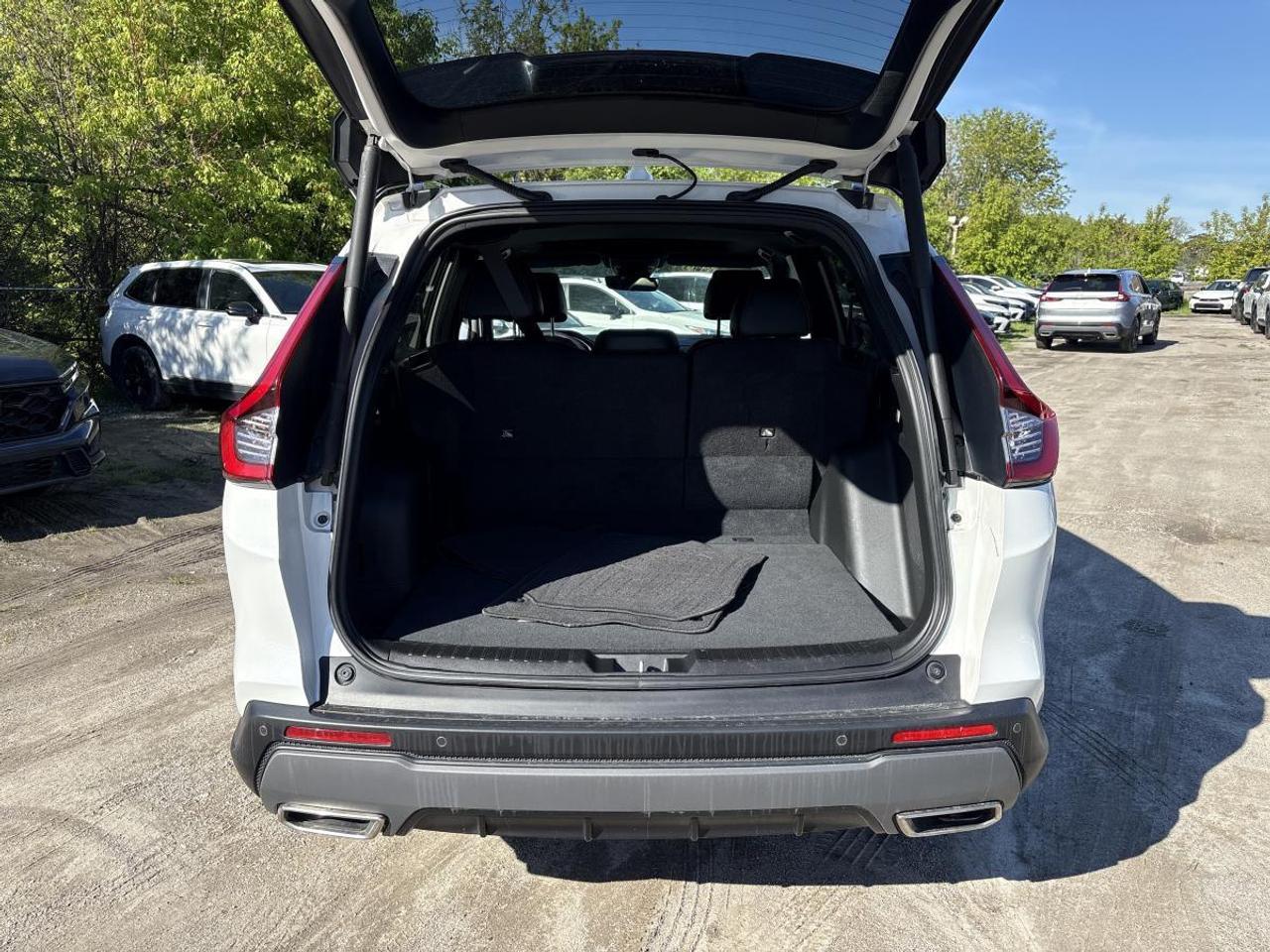 2023 Honda CR-V Hybrid Touring Photo