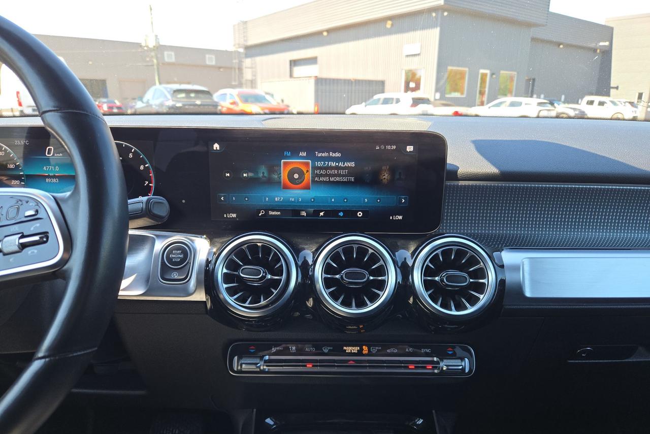2023 Mercedes-Benz GLB Luxury and Power awaits you Photo