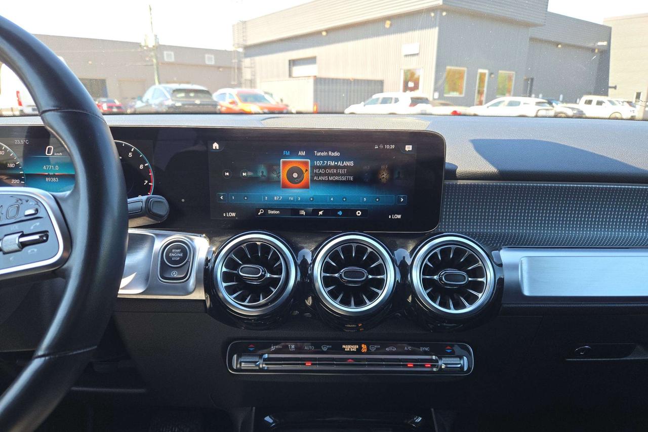 2023 Mercedes-Benz GLB GLB 250 Photo