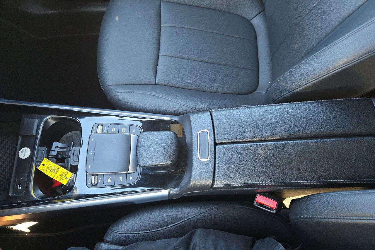 2023 Mercedes-Benz GLB GLB 250 Photo
