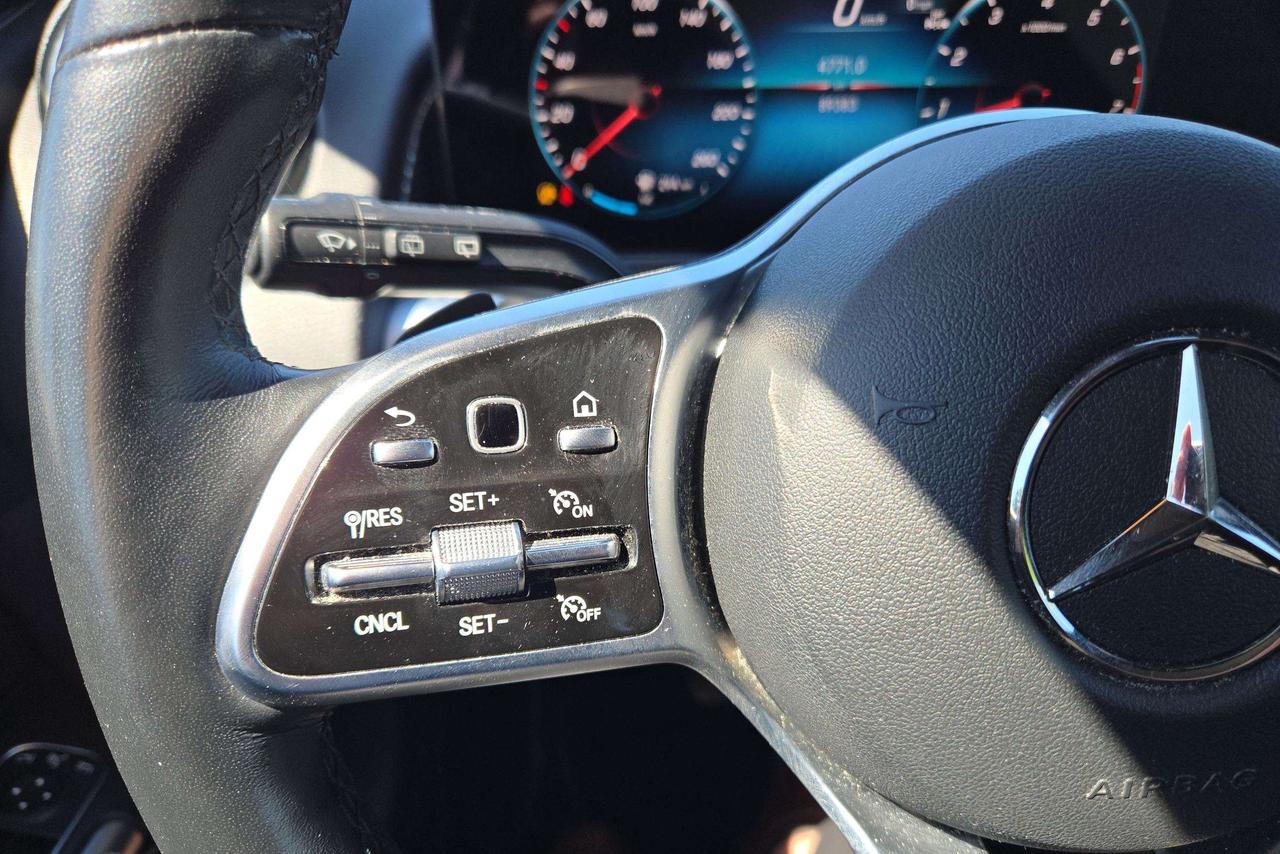 2023 Mercedes-Benz GLB GLB 250 Photo