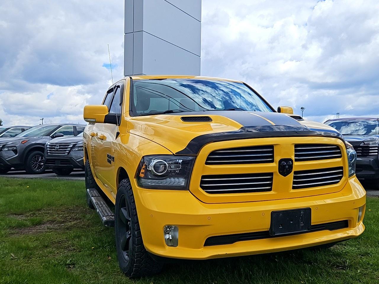 2016 RAM 1500 4WD Crew Cab 5.7 Ft Box Sport Photo