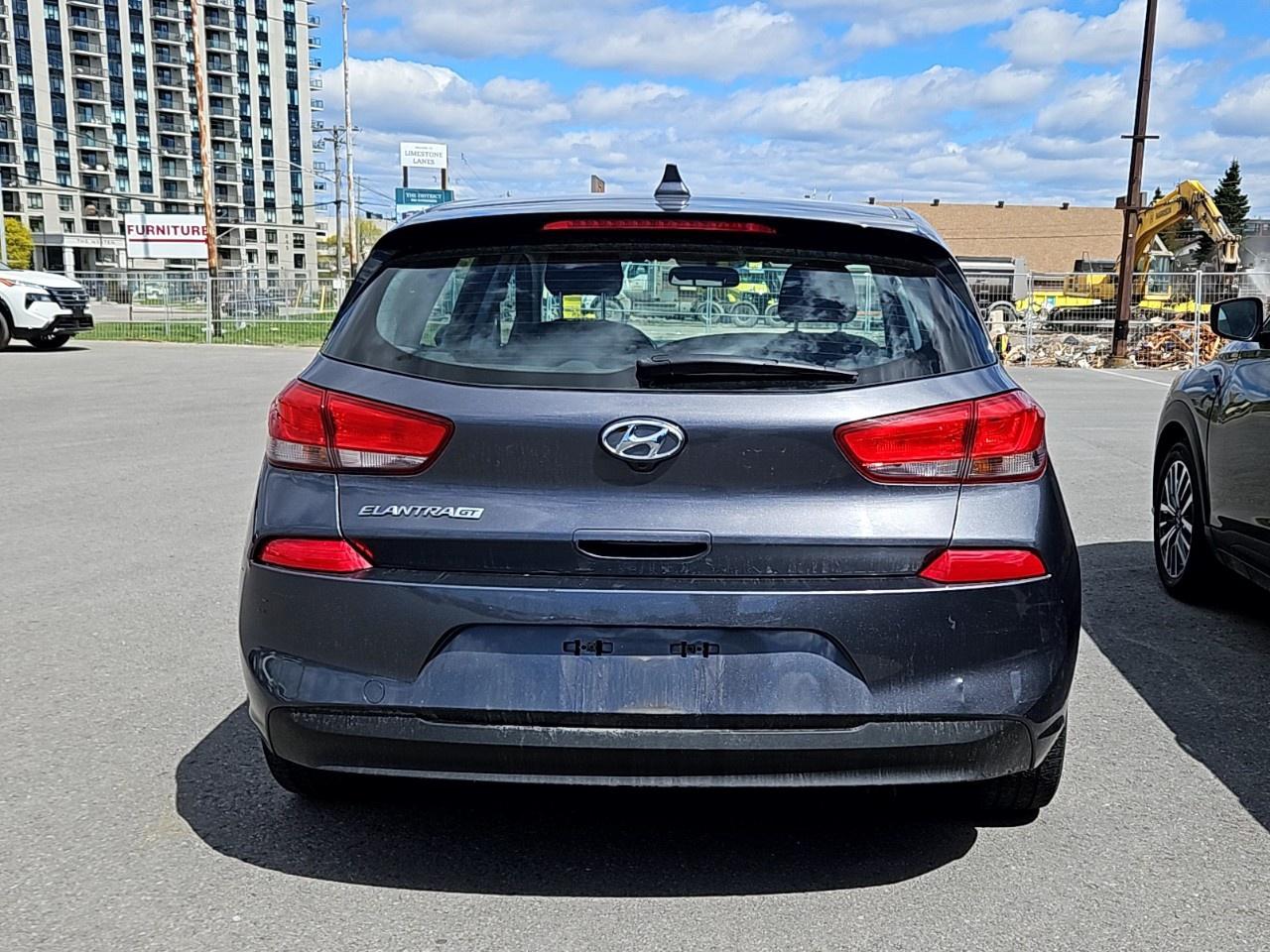 2018 Hyundai Elantra GT GL Auto Photo2