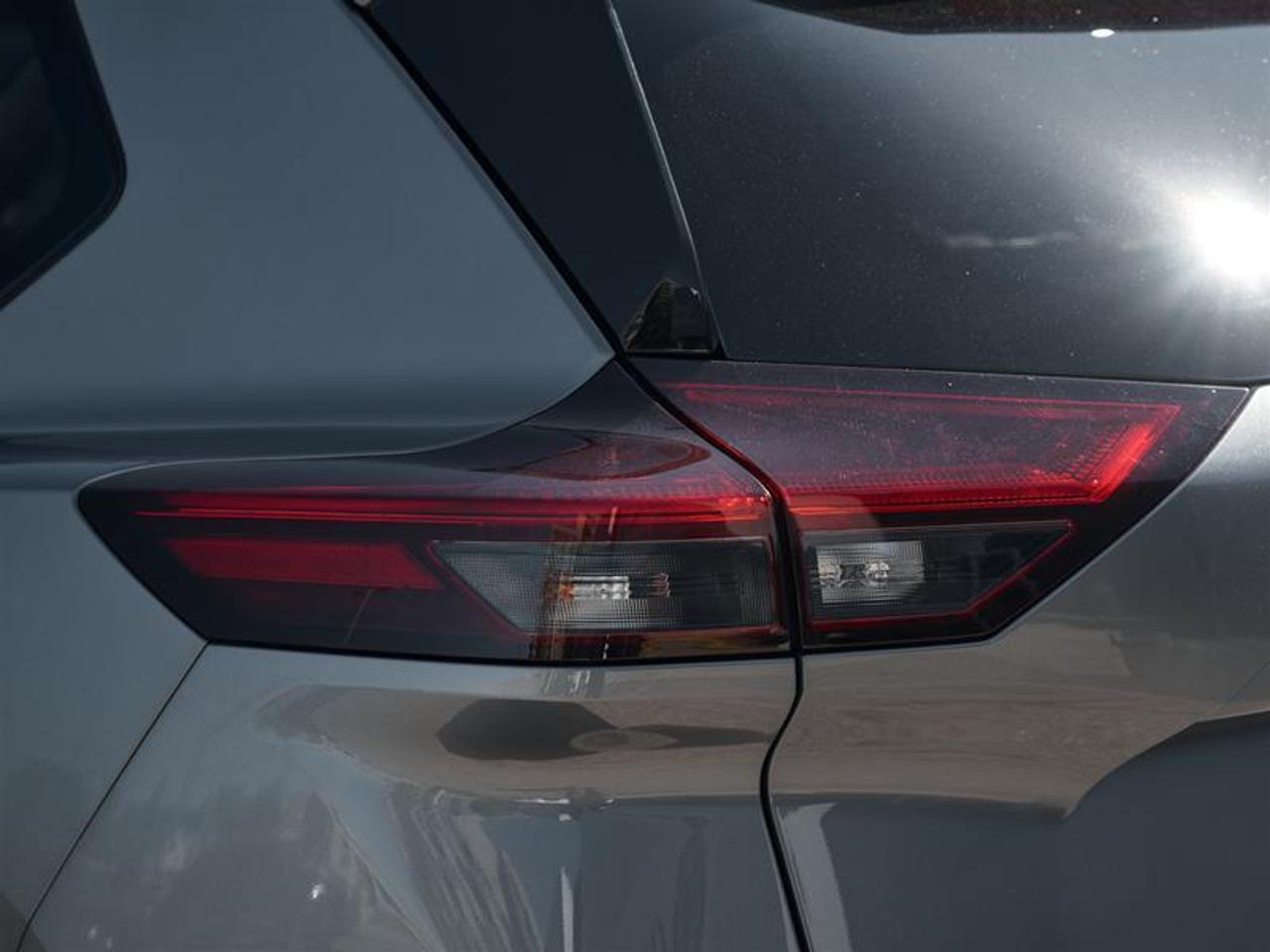 2024 Nissan Rogue AWD Platinum Photo