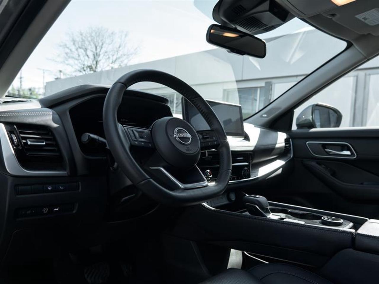 2024 Nissan Rogue AWD Platinum Photo