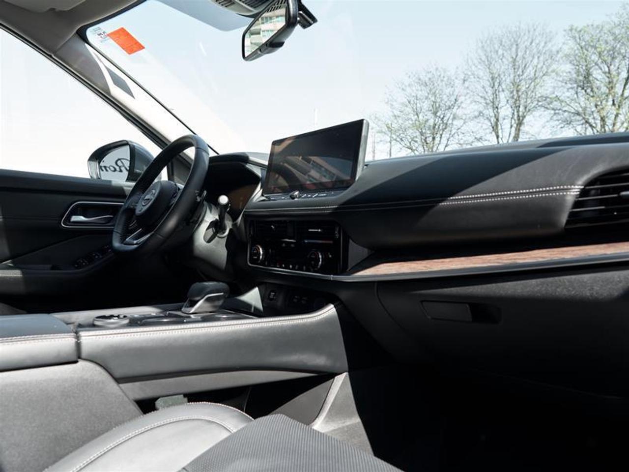 2024 Nissan Rogue AWD Platinum Photo