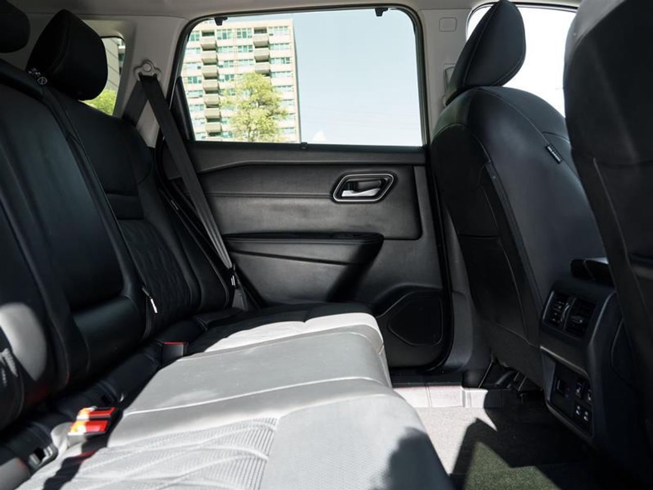 2024 Nissan Rogue AWD Platinum Photo