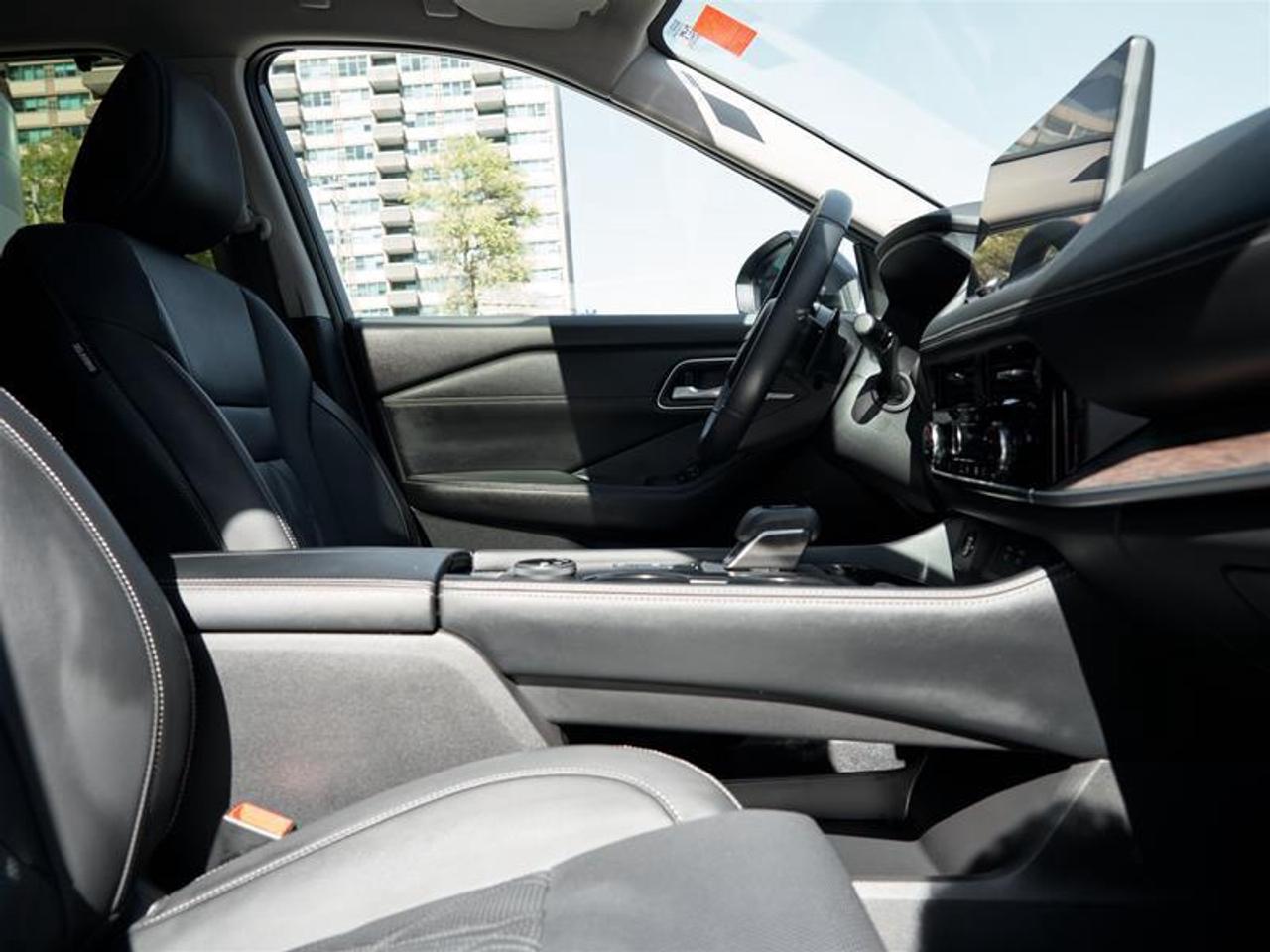 2024 Nissan Rogue AWD Platinum Photo