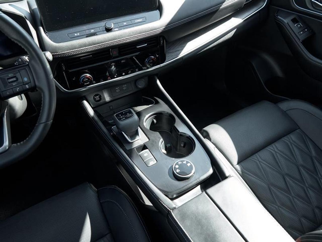 2024 Nissan Rogue AWD Platinum Photo