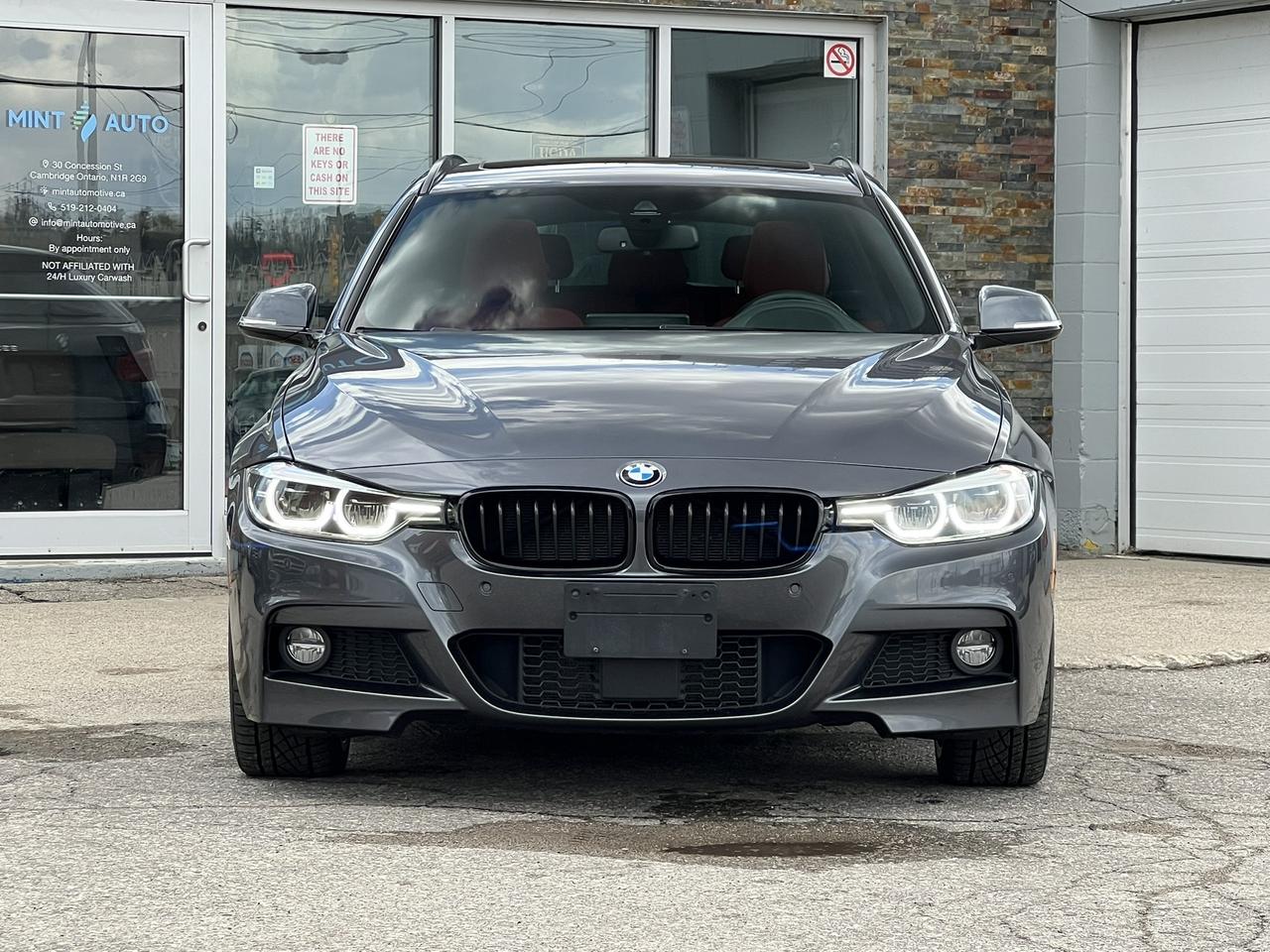 2018 BMW 3 Series 330i xDrive Touring – M Sport   Dealer Serviced Photo