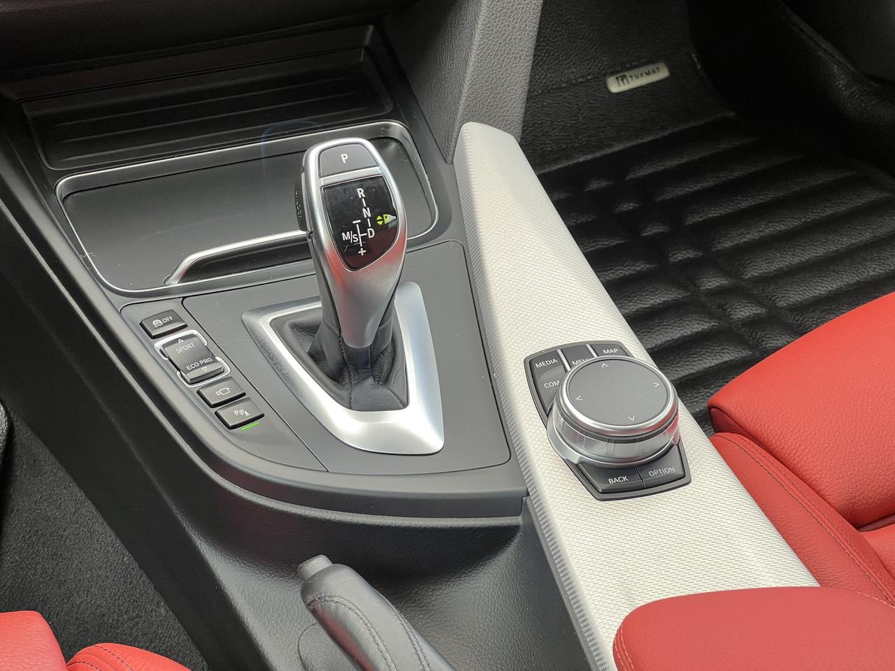 2018 BMW 3 Series 330i xDrive Touring – M Sport   Dealer Serviced Photo