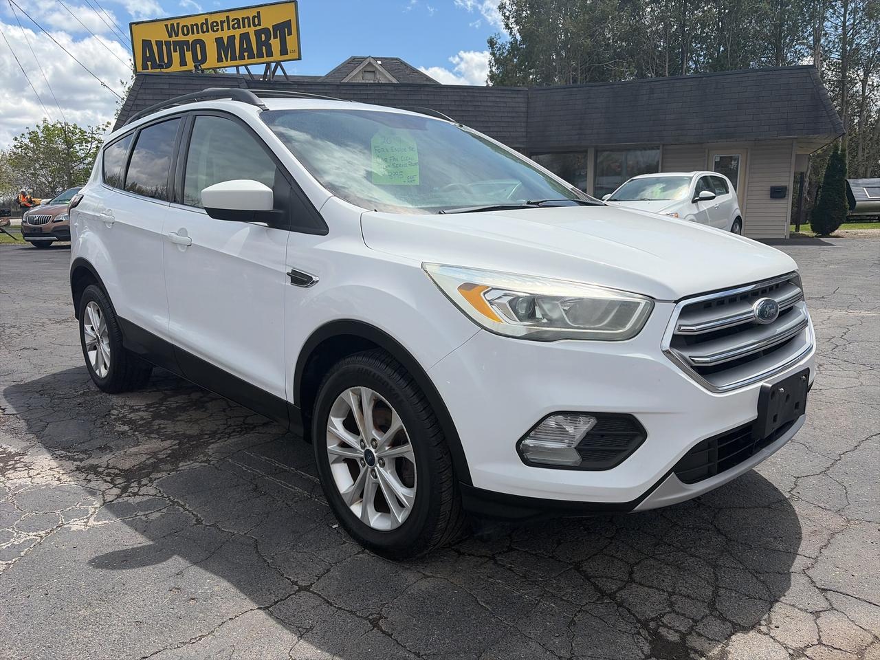 2017 Ford Escape SE-CLEAN CARFAX-EXCELLENT SERVICE RECORDS Photo