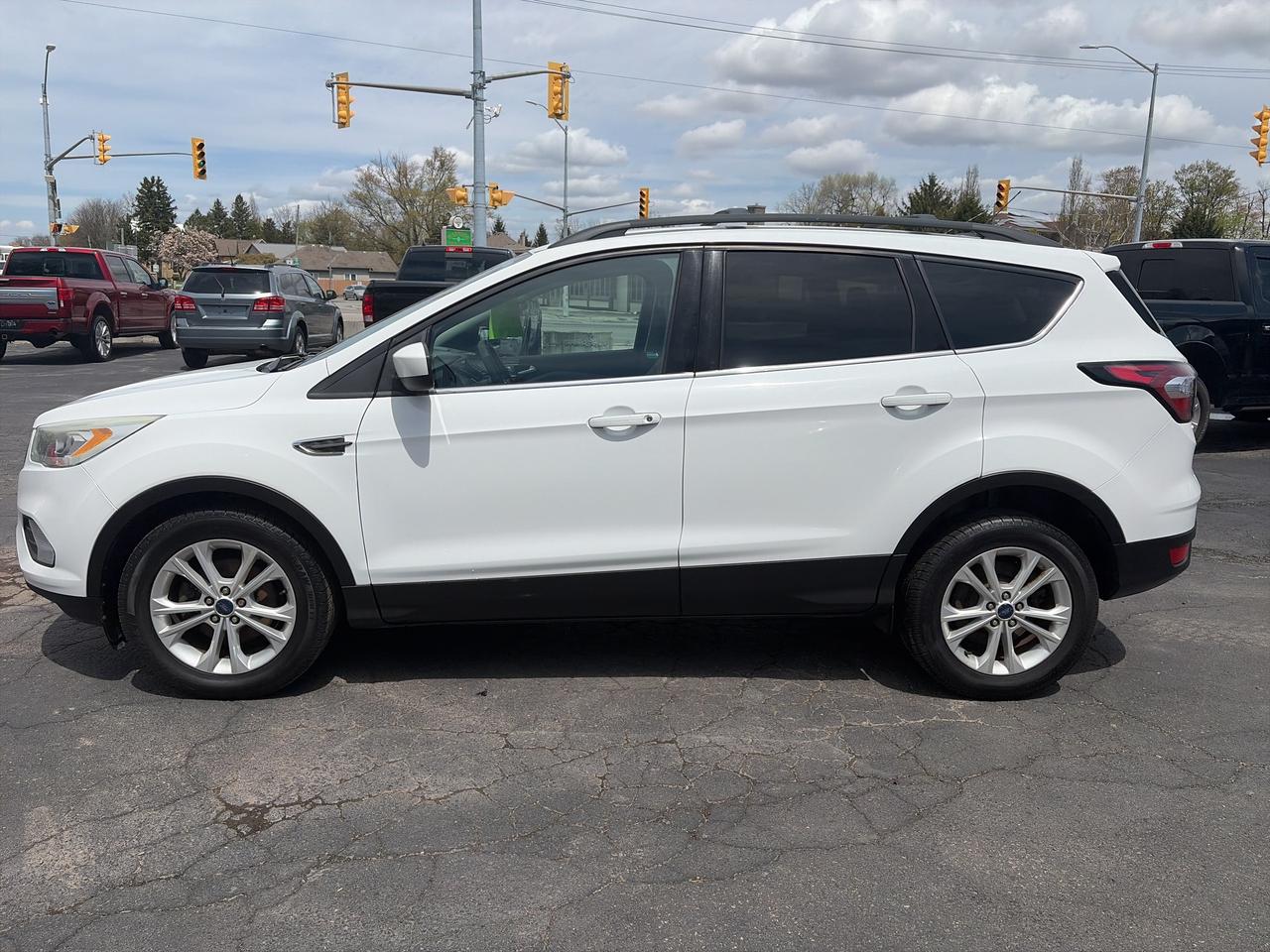 2017 Ford Escape SE-CLEAN CARFAX-EXCELLENT SERVICE RECORDS Photo