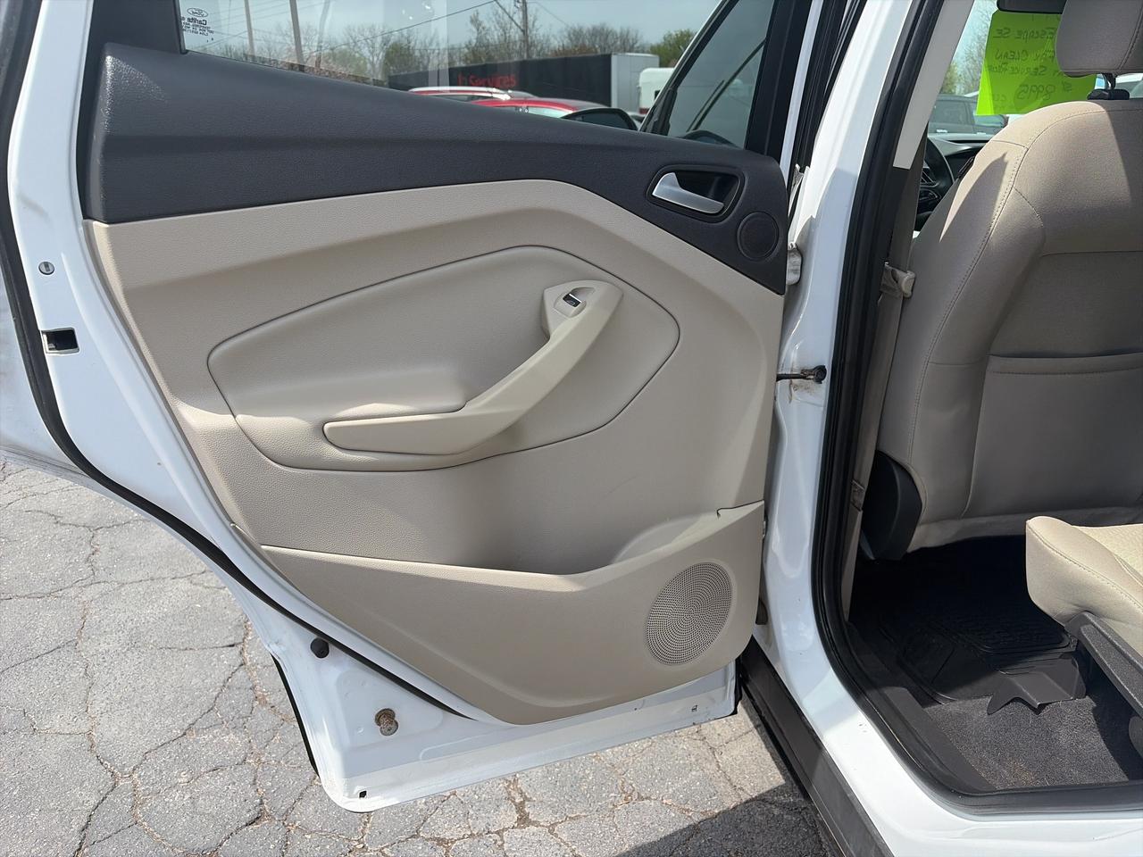 2017 Ford Escape SE-CLEAN CARFAX-EXCELLENT SERVICE RECORDS Photo