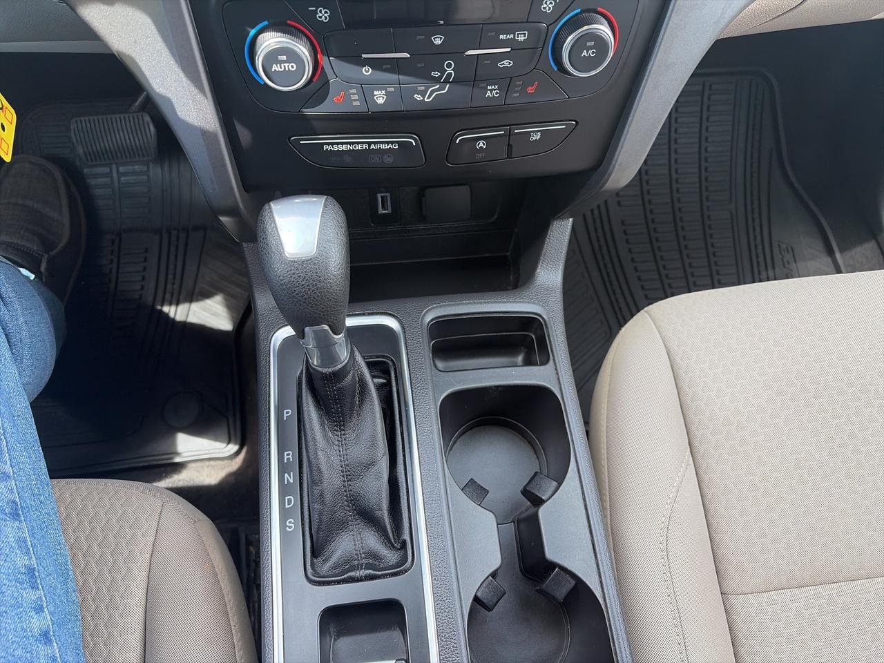 2017 Ford Escape SE-CLEAN CARFAX-EXCELLENT SERVICE RECORDS Photo