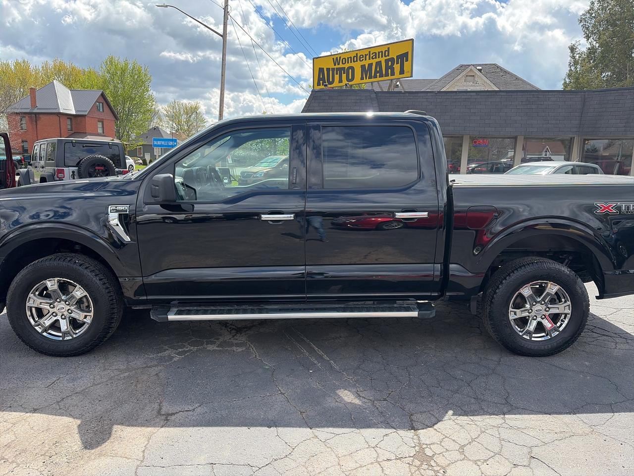 2022 Ford F-150 XLT-RUBBER FLOOR-4X4-V6 Photo