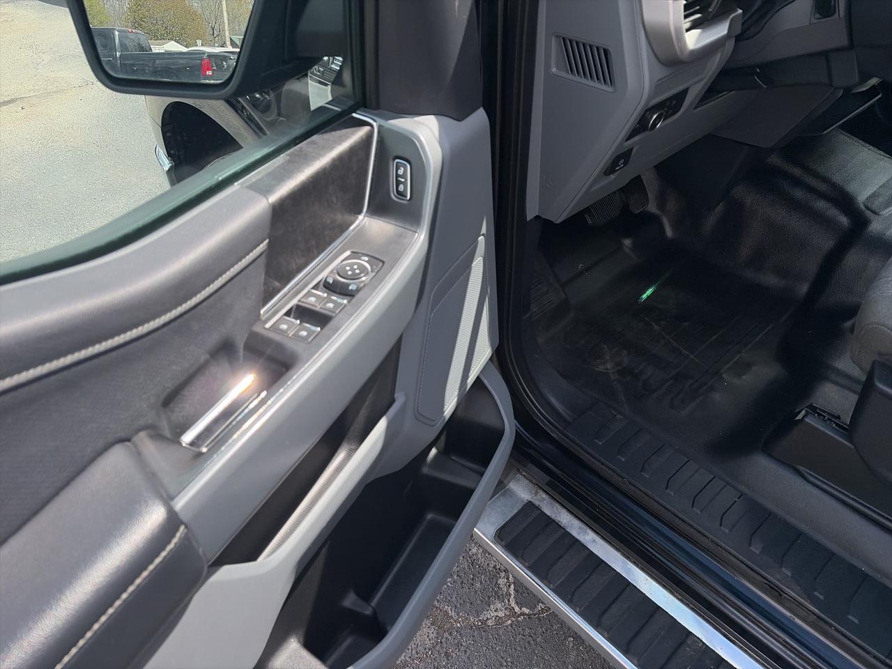 2022 Ford F-150 XLT-RUBBER FLOOR-4X4-V6 Photo