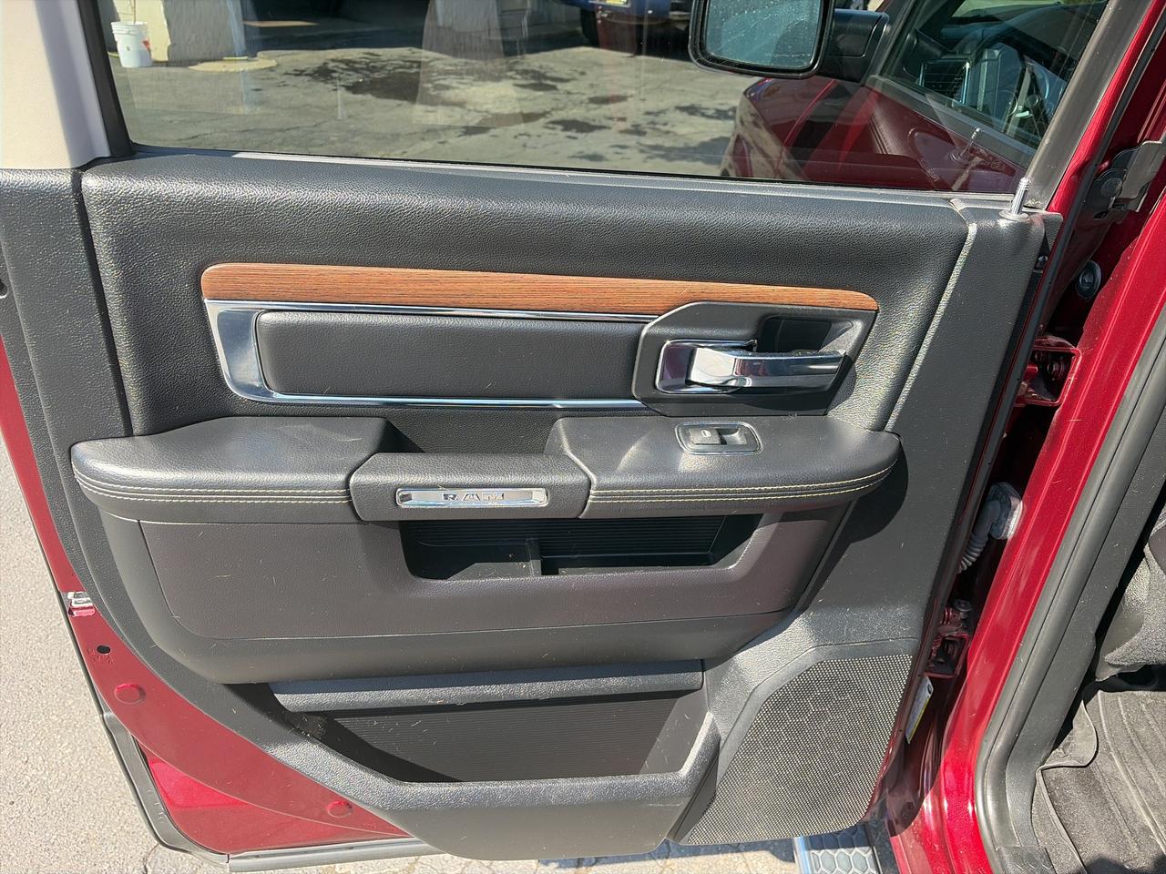 2016 RAM 1500 LARAMIE-FULLY LOADED-LEATHER-5.7-4X4 Photo