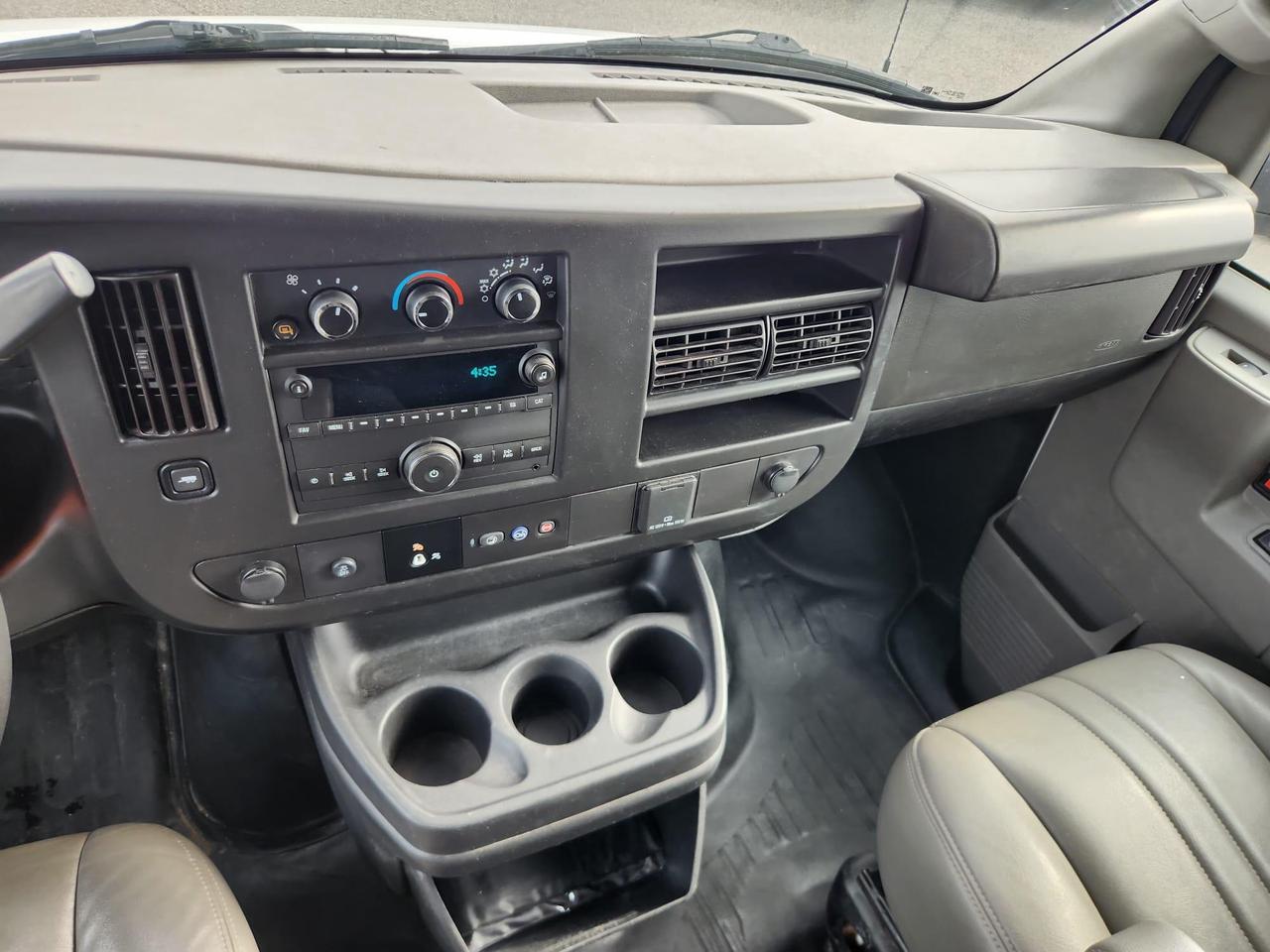 2022 Chevrolet Express 2500 Work Van Rear-Wheel Drive Extended Cargo Van Photo3