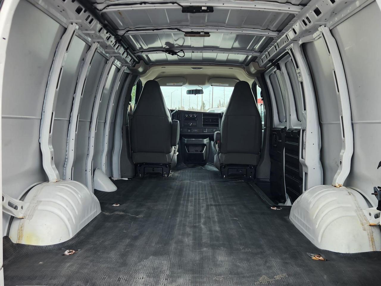 2022 Chevrolet Express 2500 Work Van Rear-Wheel Drive Extended Cargo Van Photo