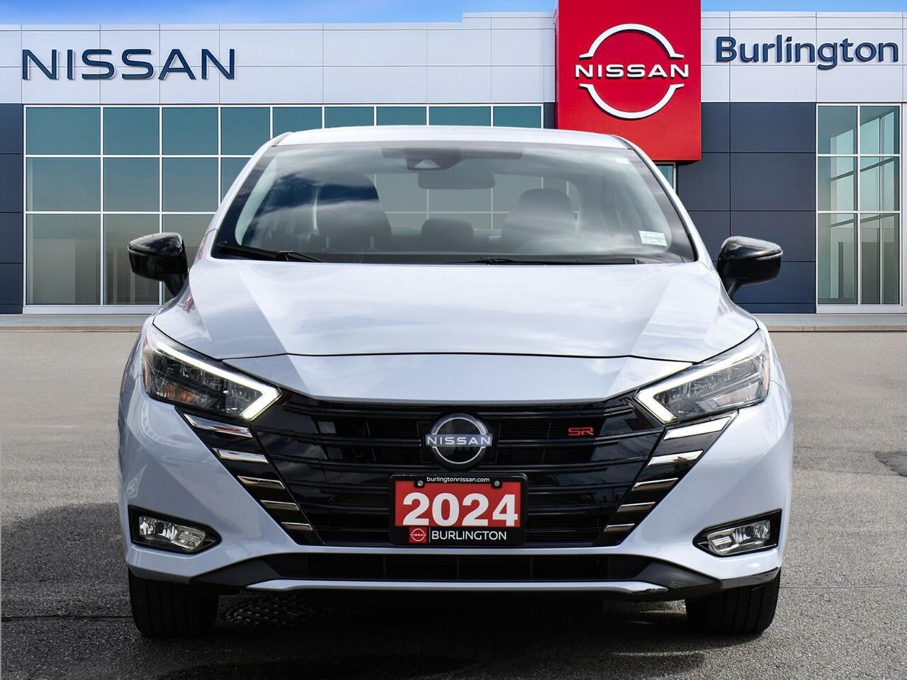 2024 Nissan Versa SR CVT< APPLE CARPLAY, REMOTE START Photo