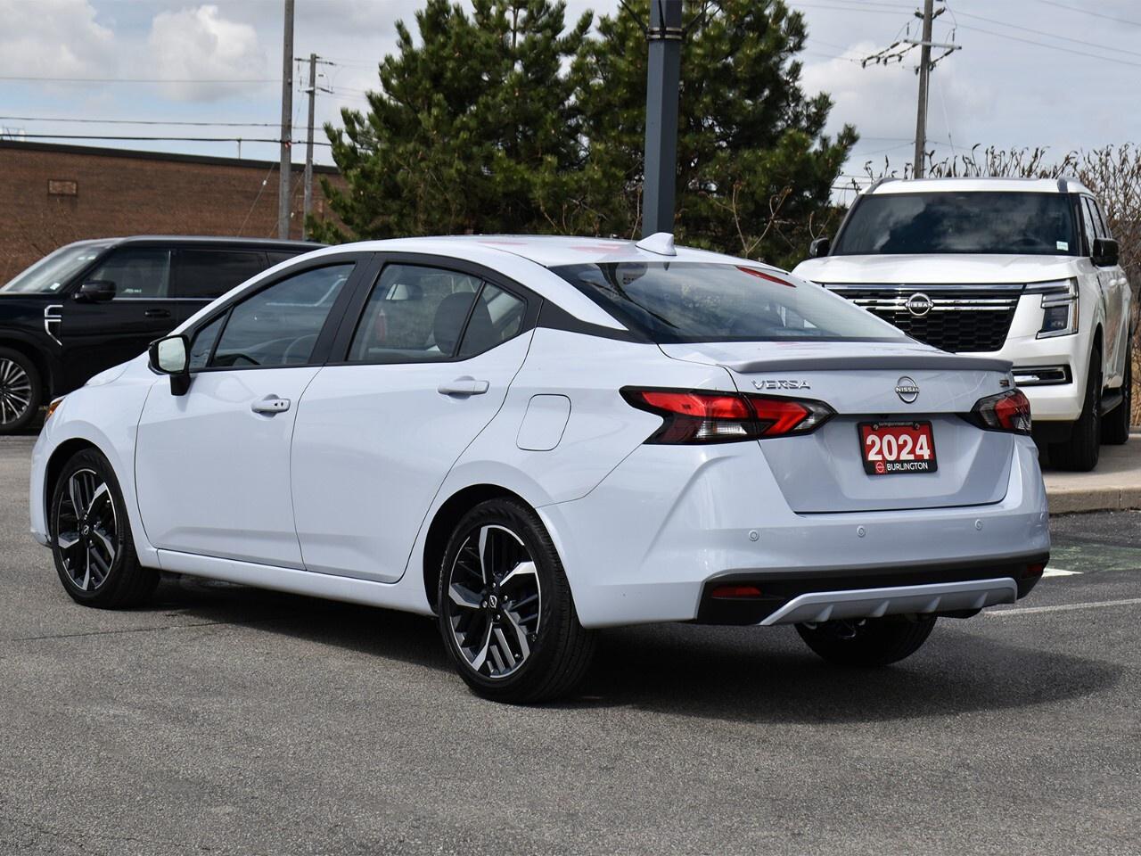 2024 Nissan Versa SR CVT< APPLE CARPLAY, REMOTE START Photo