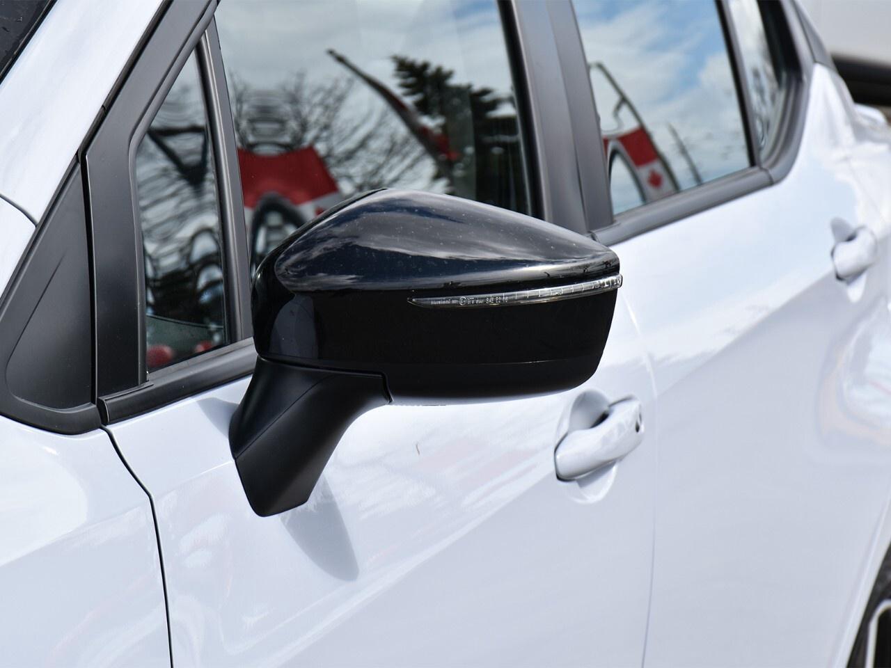 2024 Nissan Versa SR CVT< APPLE CARPLAY, REMOTE START Photo
