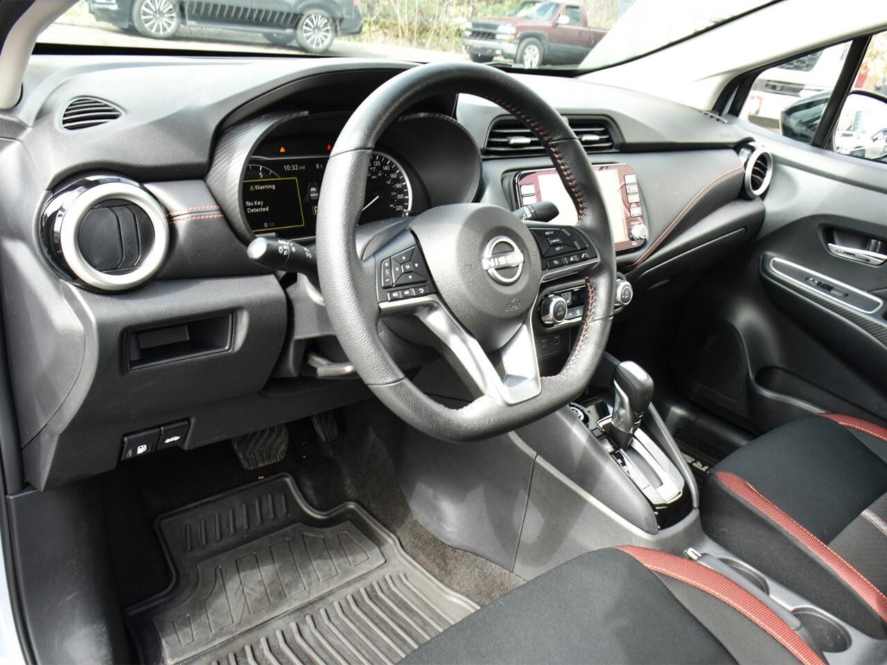 2024 Nissan Versa SR CVT< APPLE CARPLAY, REMOTE START Photo