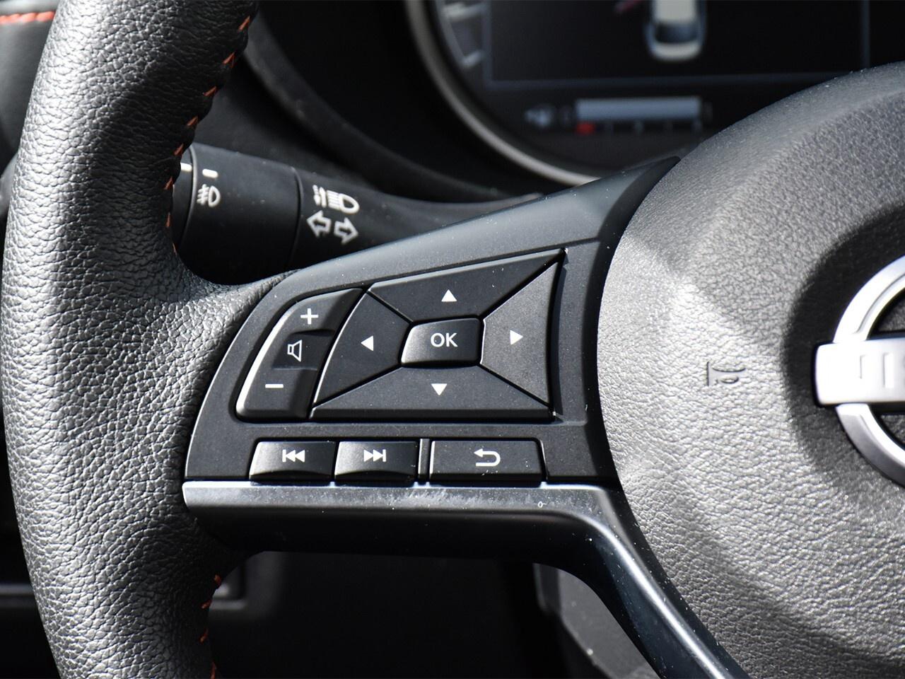 2024 Nissan Versa SR CVT< APPLE CARPLAY, REMOTE START Photo