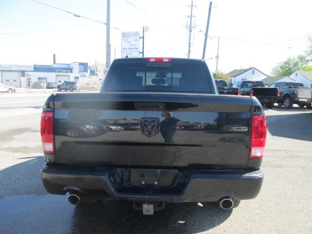 2018 RAM 1500 Big Horn 4x4 Crew Cab, Leather, Back Up Camera Photo