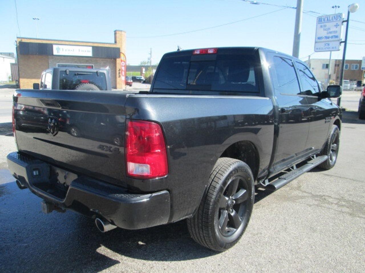 2018 RAM 1500 Big Horn 4x4 Crew Cab, Leather, Back Up Camera Photo2