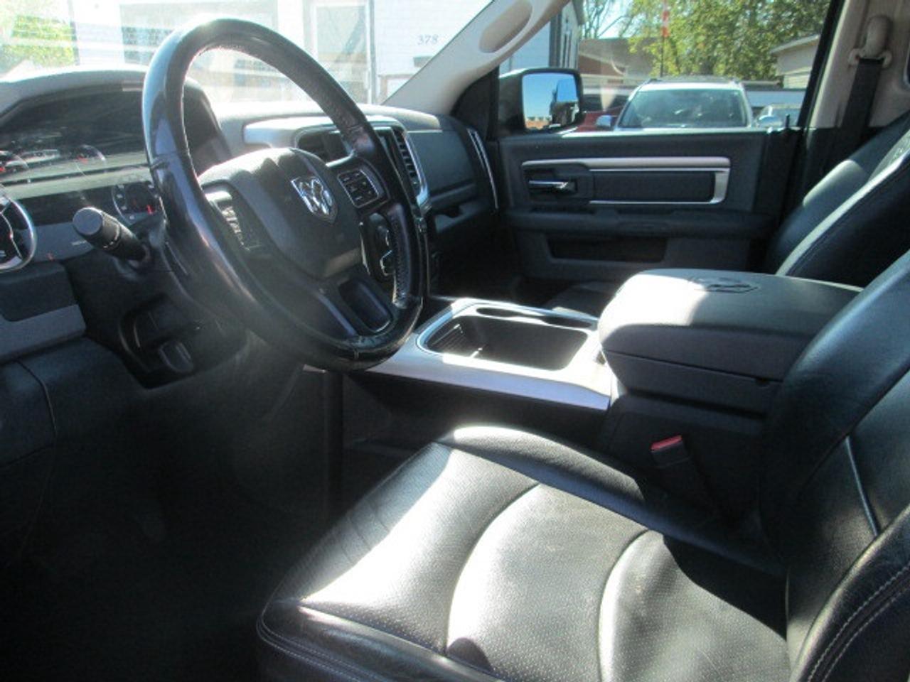 2018 RAM 1500 Big Horn 4x4 Crew Cab, Leather, Back Up Camera Photo