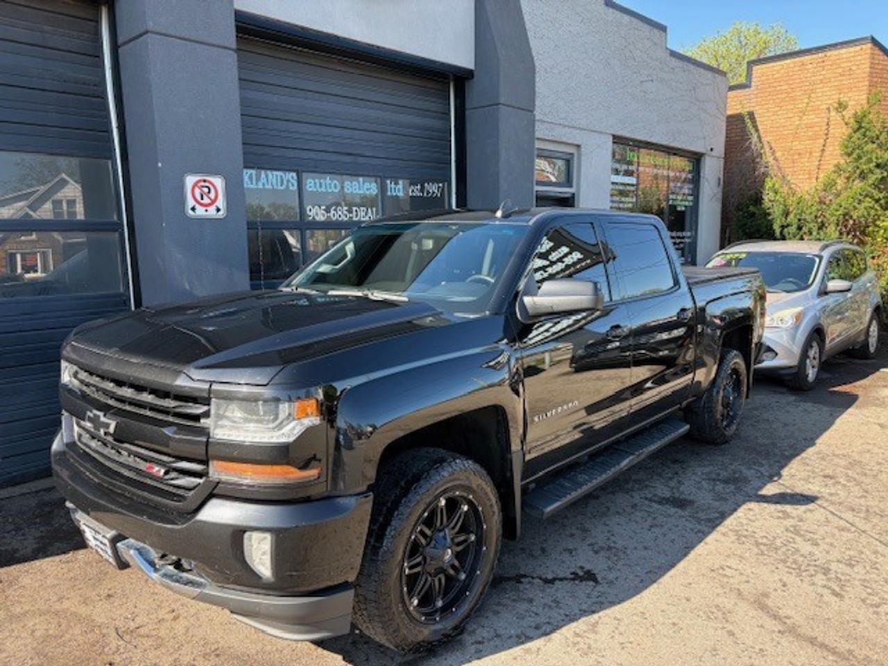 2017 Chevrolet Silverado 1500 4WD Crew Cab LT w-2LT, SUPER CLEAN, RUNS GREAT!! Photo