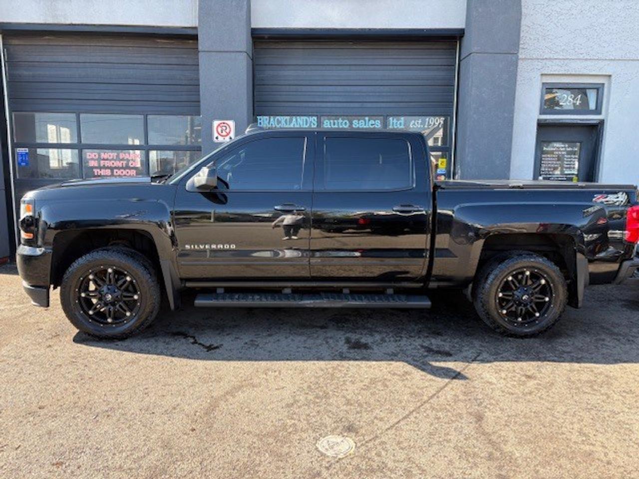 2017 Chevrolet Silverado 1500 4WD Crew Cab LT w-2LT, SUPER CLEAN, RUNS GREAT!! Photo