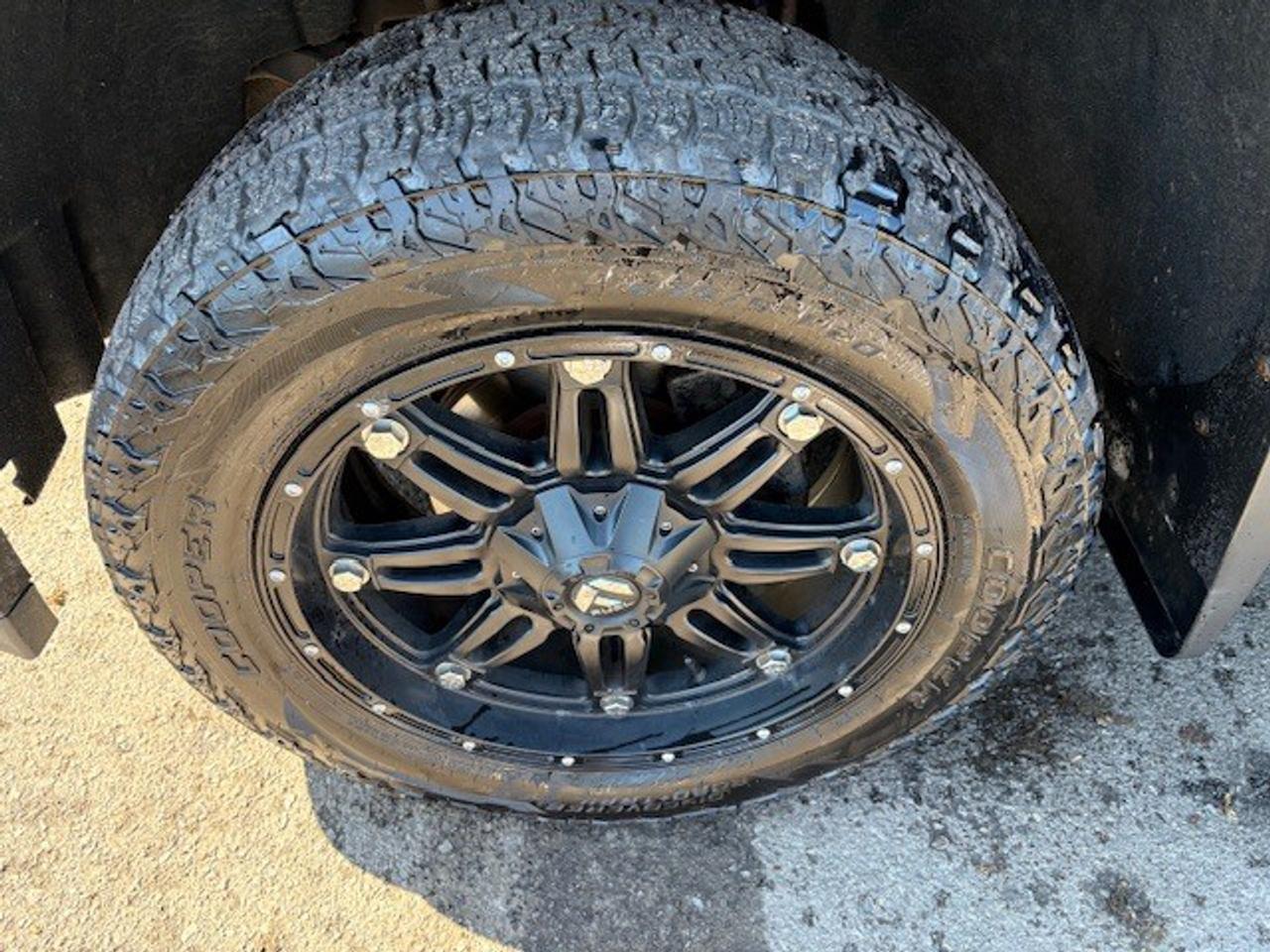 2017 Chevrolet Silverado 1500 4WD Crew Cab LT w-2LT, SUPER CLEAN, RUNS GREAT!! Photo