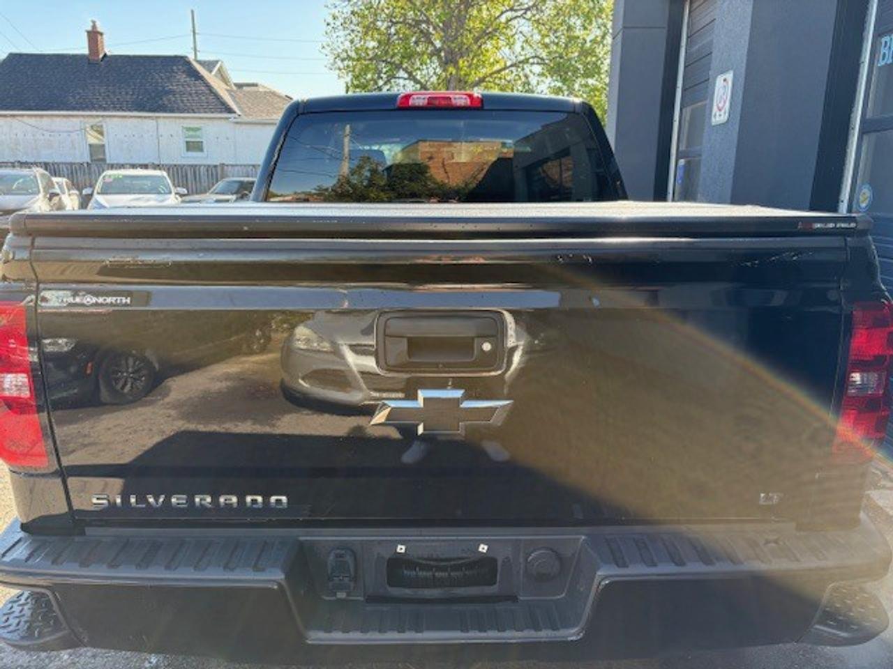 2017 Chevrolet Silverado 1500 4WD Crew Cab LT w-2LT, SUPER CLEAN, RUNS GREAT!! Photo