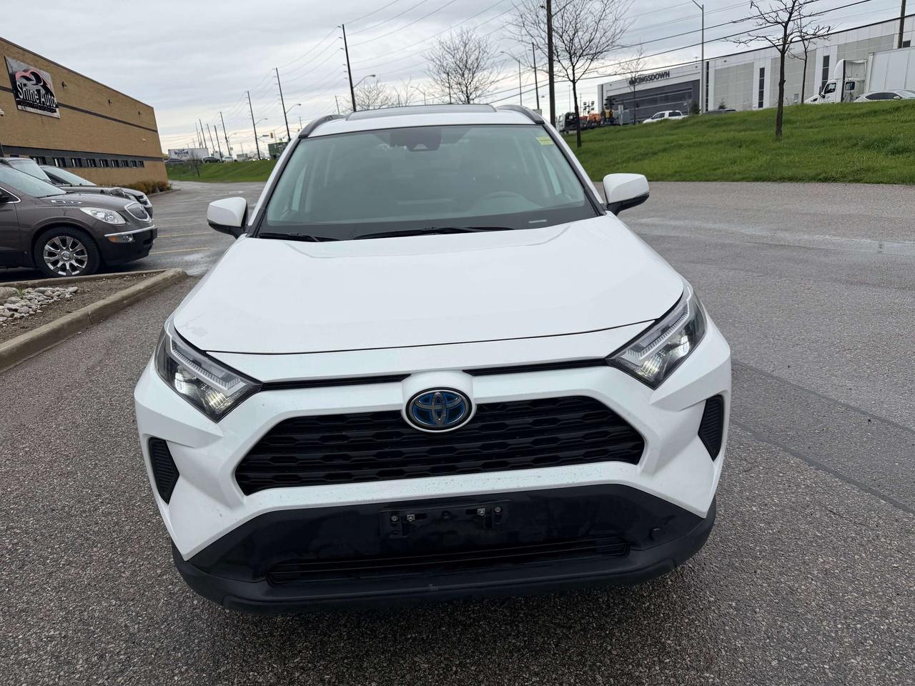 2023 Toyota RAV4 XLE AWD HYBRID CLEAN CARFAX CERTIFIED Photo2