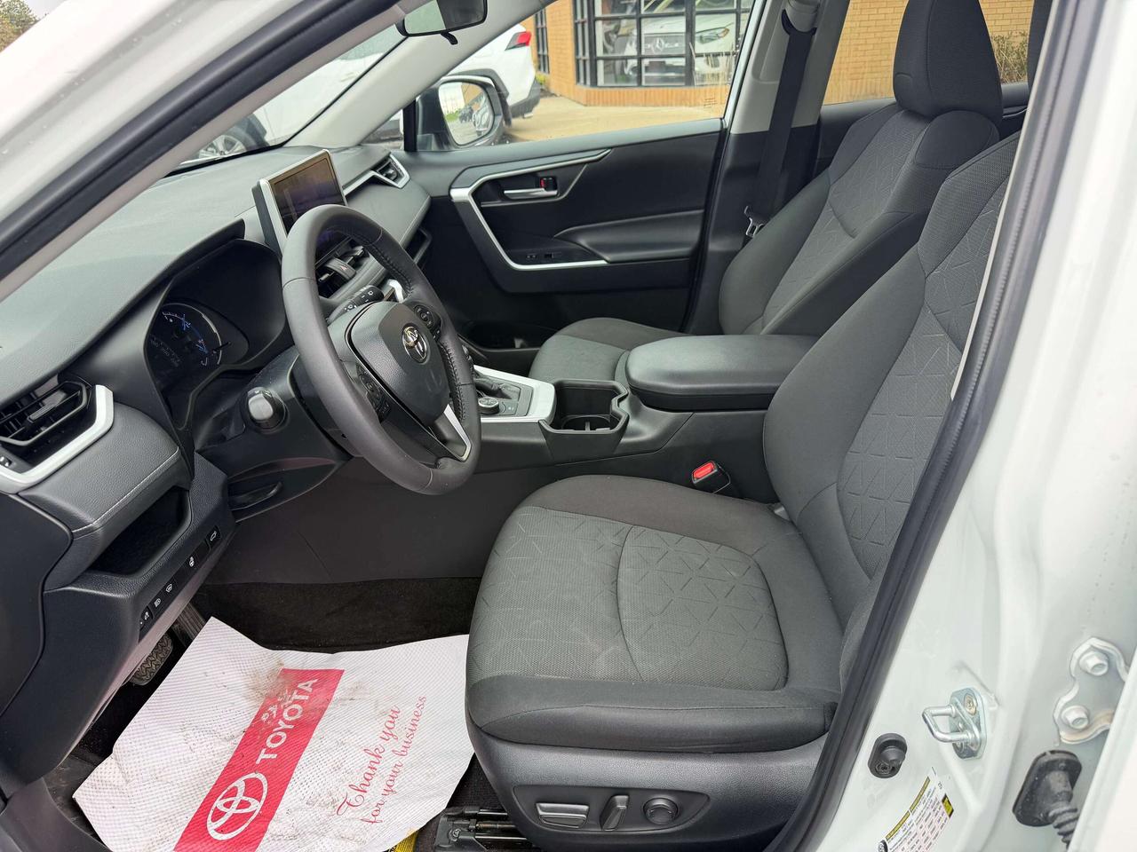 2023 Toyota RAV4 XLE AWD HYBRID CLEAN CARFAX CERTIFIED Photo