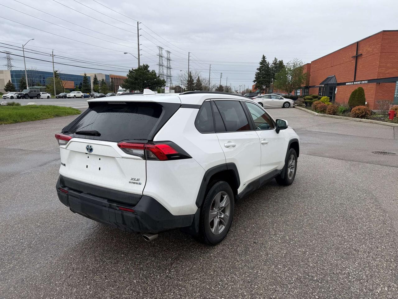 2023 Toyota RAV4 XLE AWD HYBRID CLEAN CARFAX CERTIFIED Photo