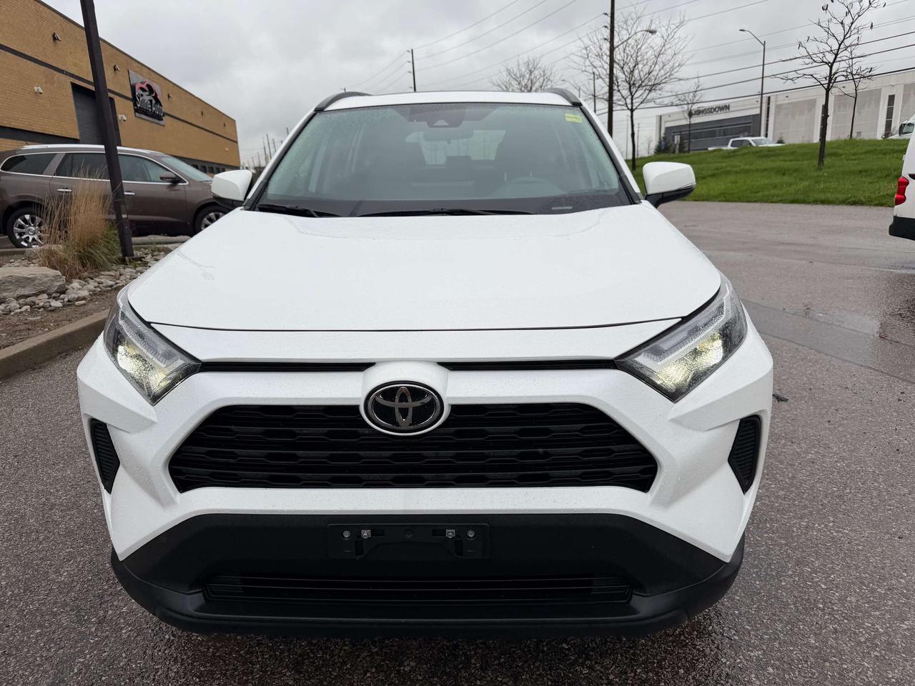 2025 Toyota RAV4 XLE AWD 1 OWNER CLEAN CARFAX CERTIFIED Photo