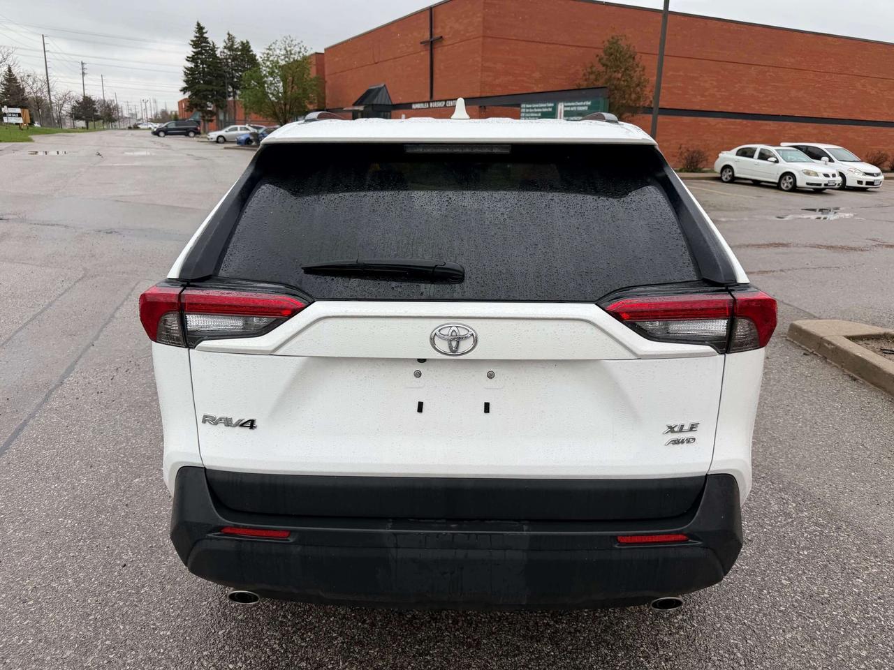 2025 Toyota RAV4 XLE AWD 1 OWNER CLEAN CARFAX CERTIFIED Photo